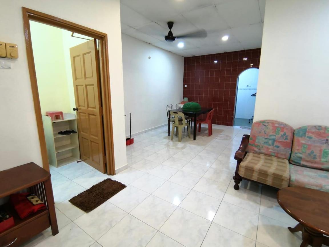 Cosy Homestay אולו טיראם מראה חיצוני תמונה